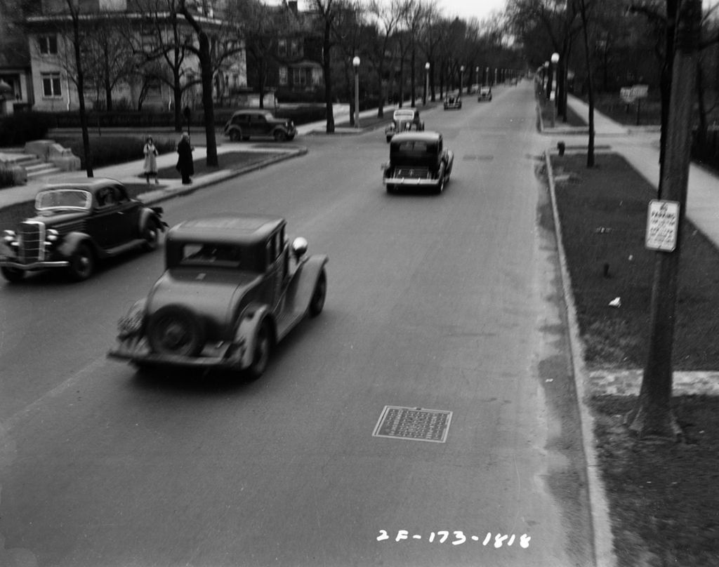 Traffic Intersection at Sheridan Road and Thorndale Ave, Image 01