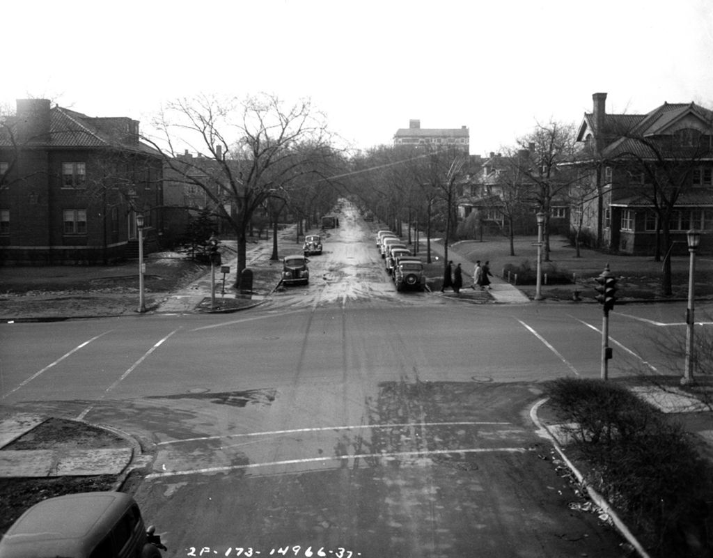 Traffic Intersection at Sheridan Road and Fargo, Image 01
