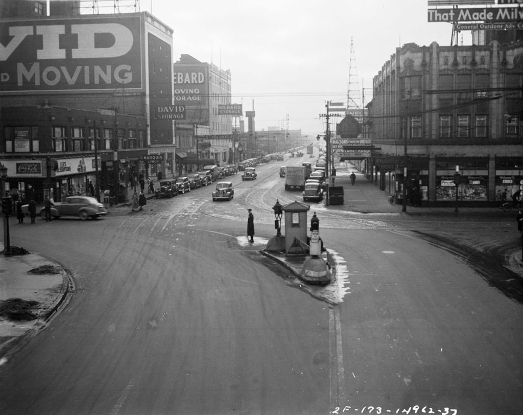 Traffic Intersection at Sheridan Road and Devon & Broadway, Image 07
