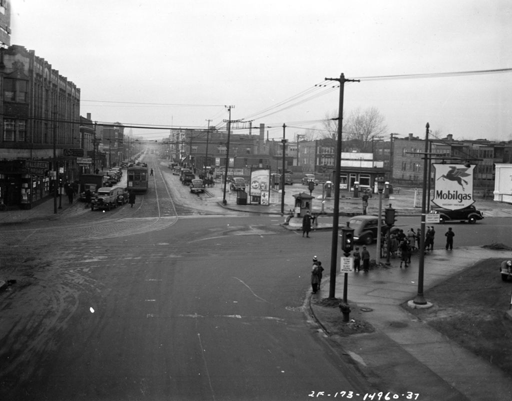 Traffic Intersection at Sheridan Road and Devon & Broadway, Image 05