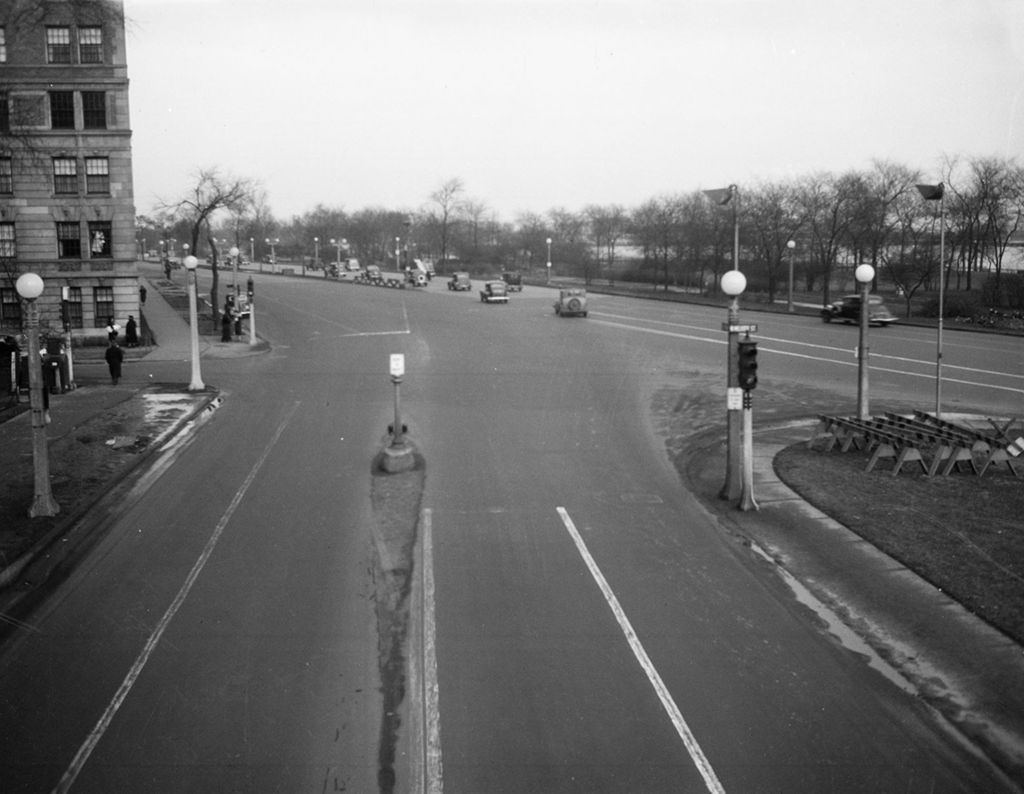 Traffic Intersection at Sheridan Road and Melrose, Image 01