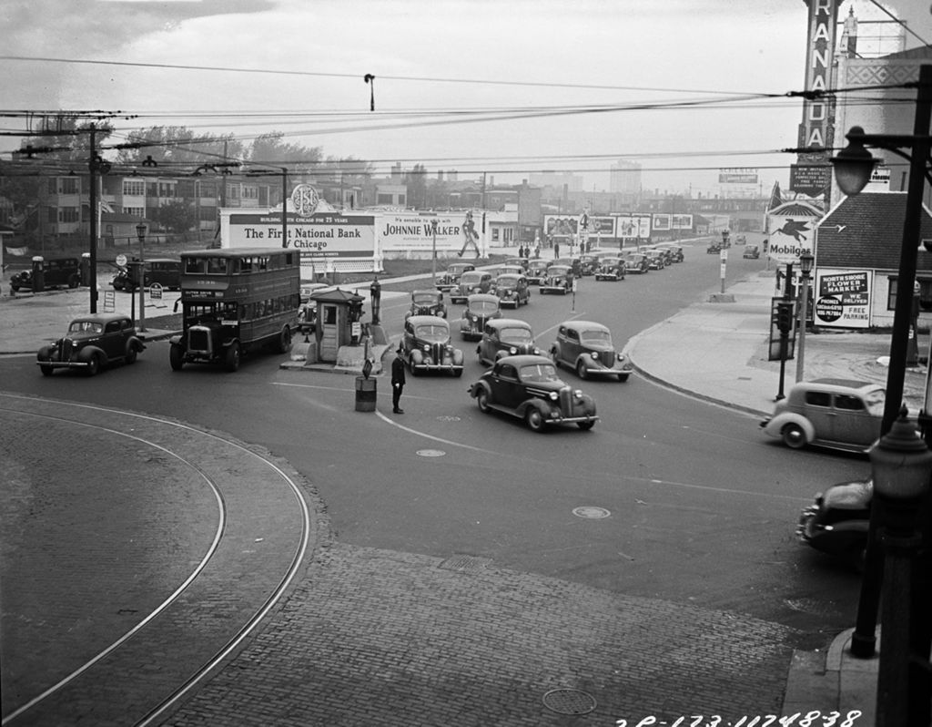 Traffic Intersection at Sheridan Road and Devon & Broadway, Image 02
