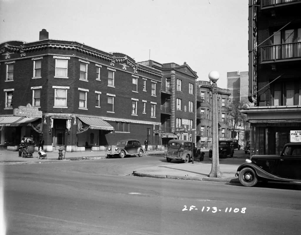 Traffic Intersection at Sheridan Road and Eastwood, Image 01