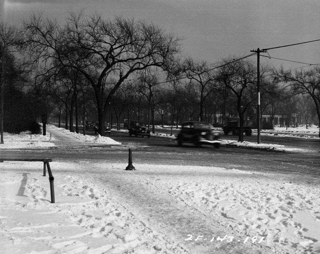 Traffic Intersection at Ogden Blvd and Albany Ave, Image 01