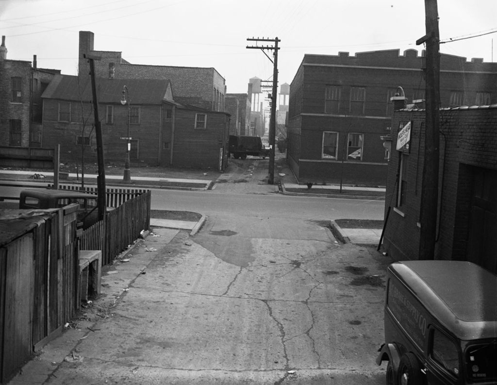 Traffic Intersection at Oakley Blvd and Ferdinand, Image 02