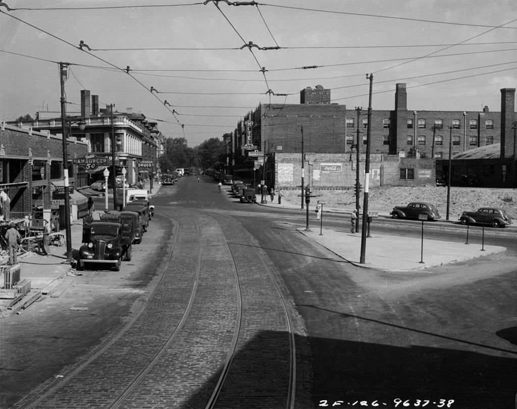 Traffic Intersection at Lake Park Ave and 47th Street, Image 04