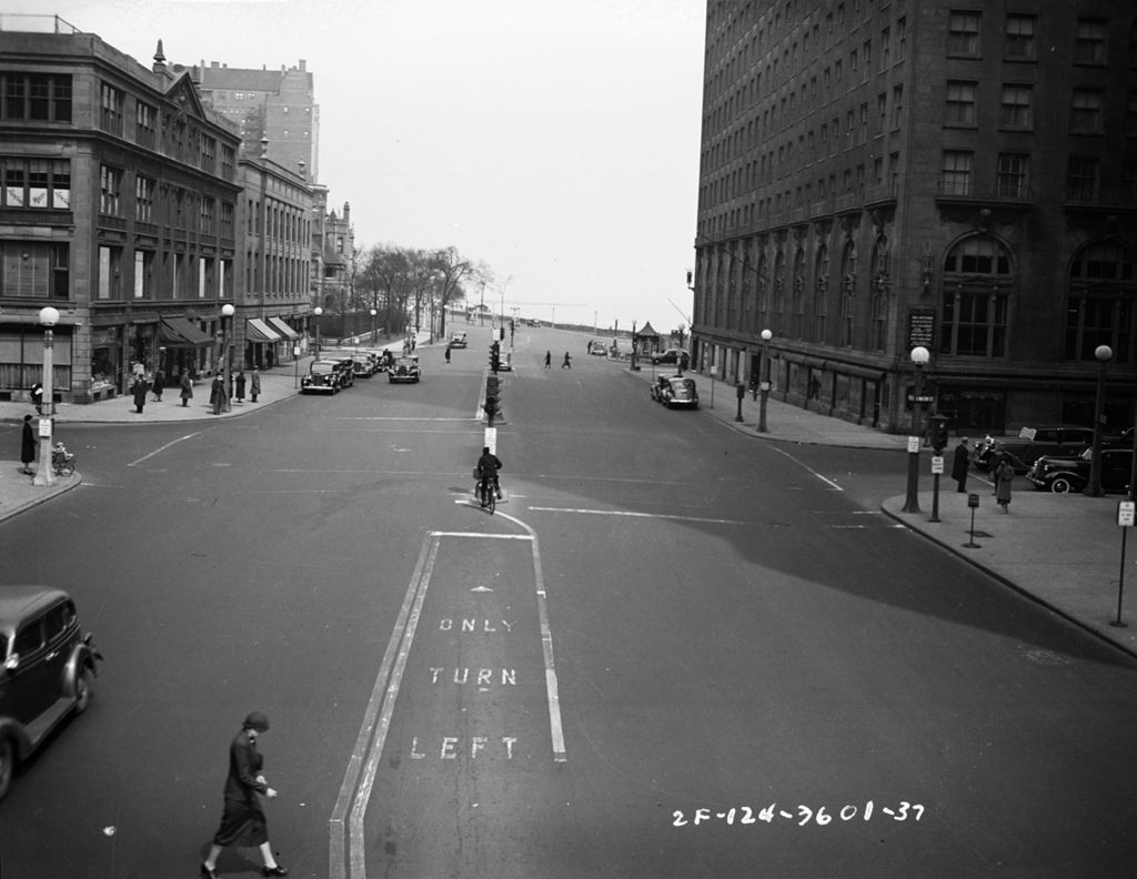 Miniature of Traffic Intersection at Michigan Blvd and Oak Street, Image 04
