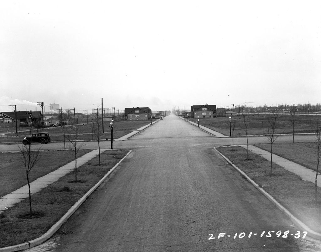 Traffic Intersection at East 112th Street and Avenue "L", Image 01
