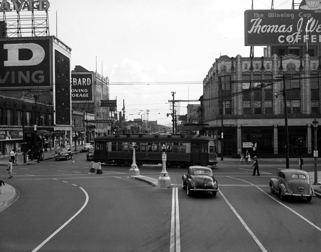 Traffic Intersection at Sheridan Road and Devon Ave, Image 03