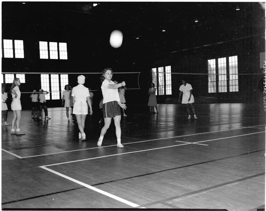 Girls Volleyball, University of Illinois Chicago Undergraduate Division