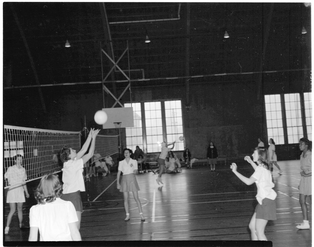 Miniature of Girls Volleyball, University of Illinois Chicago Undergraduate Division