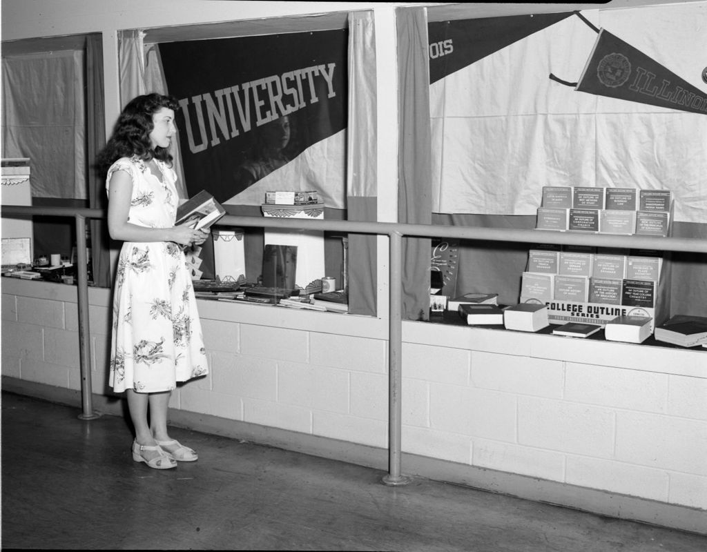 Miniature of Bookstore, University of Illinois Chicago Undergraduate Division