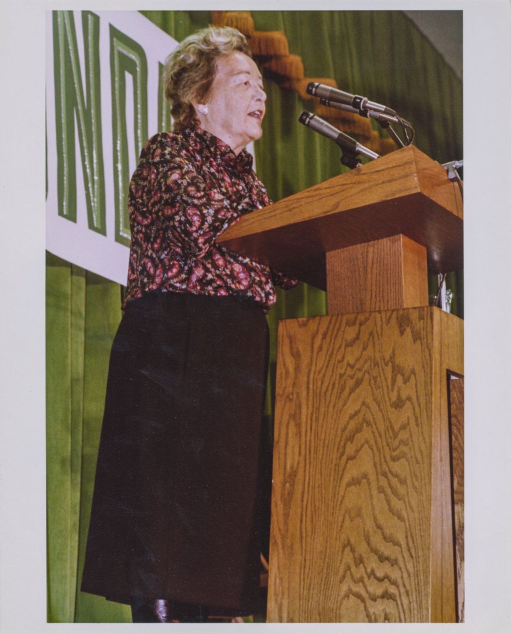 Eleanor Daley speaking at a campaign event for Walter Mondale