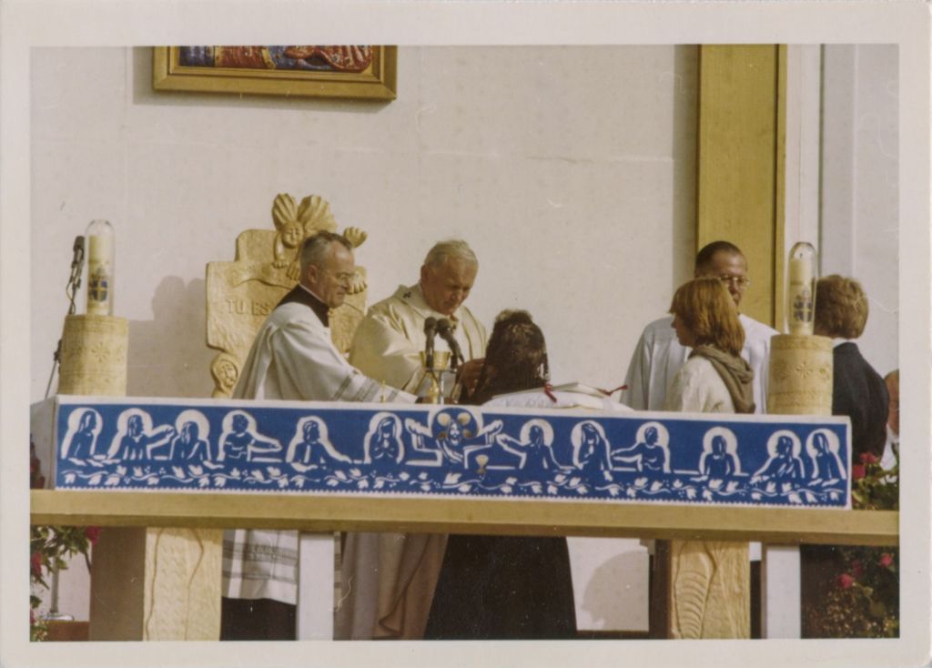 Miniature of Pope John Paul II celebrates Mass in Chicago