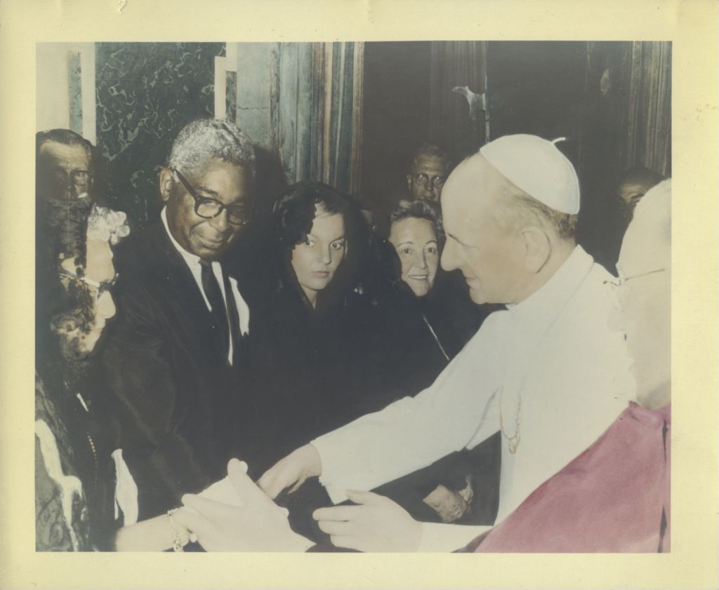 Eleanor Daley and daughter with Pope Paul VI