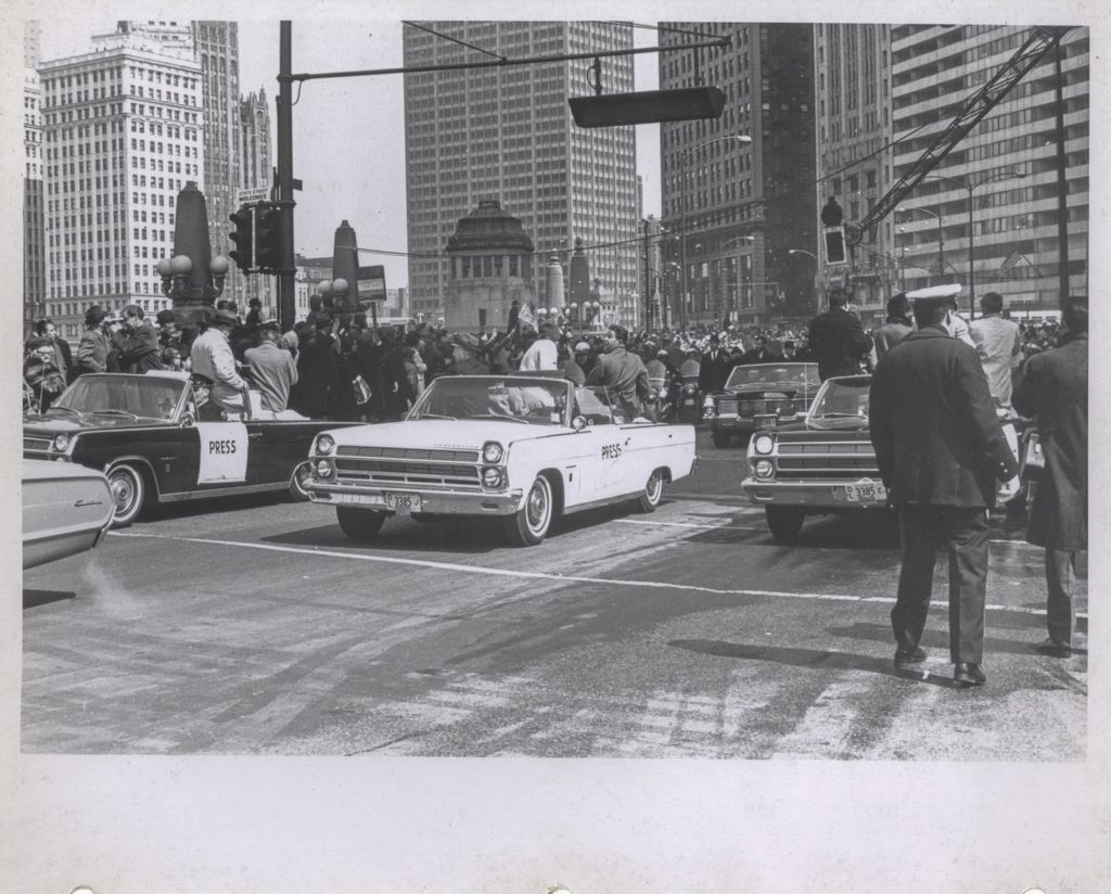 Press cars in the astronauts' parade