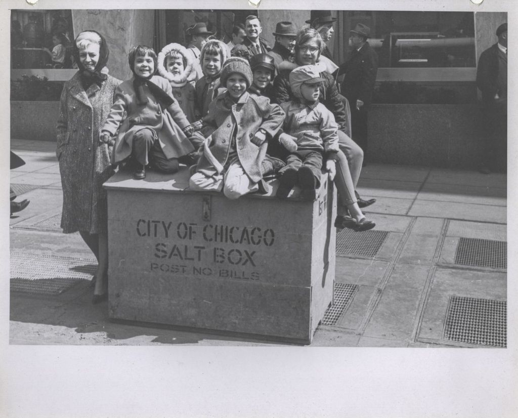 Miniature of Children waiting to spot the astronauts in the parade