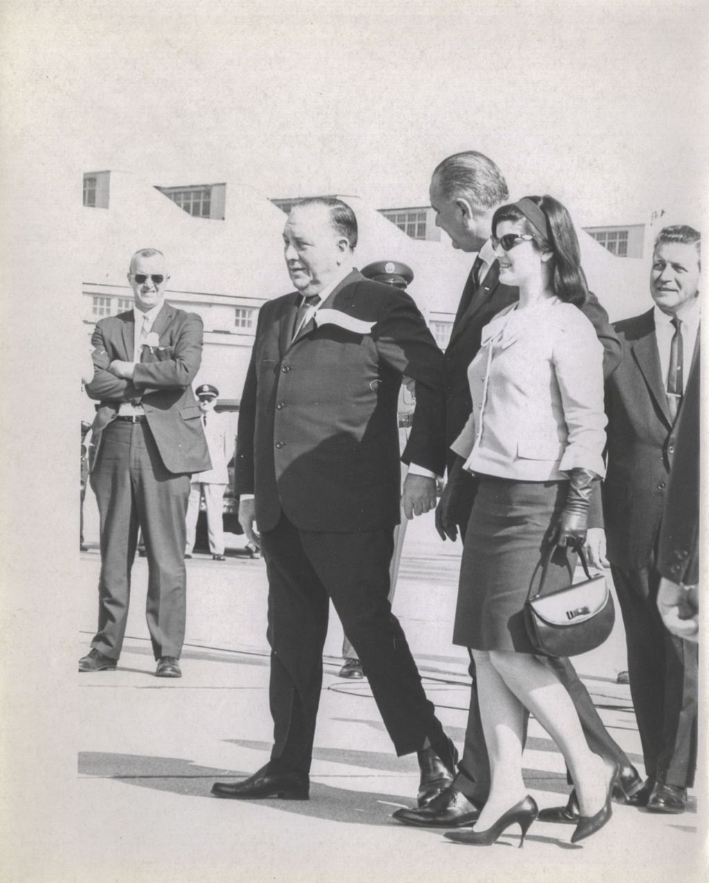 Richard J. Daley at airport with Lyndon B. Johnson, Luci Johnson, and Otto Kerner