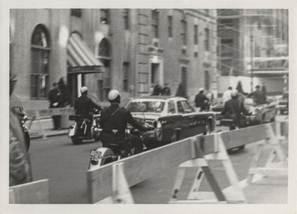 Motorcade carrying Pope Paul VI