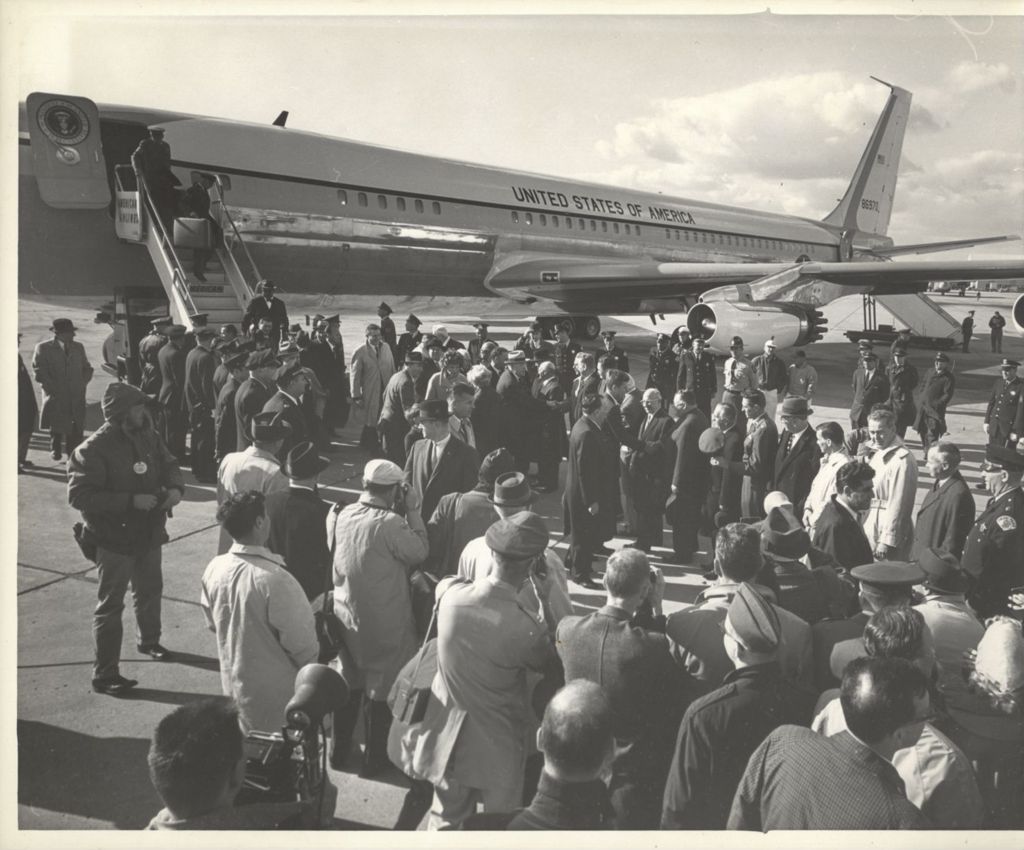 Richard J. Daley and President John F. Kennedy greet crowd at airport