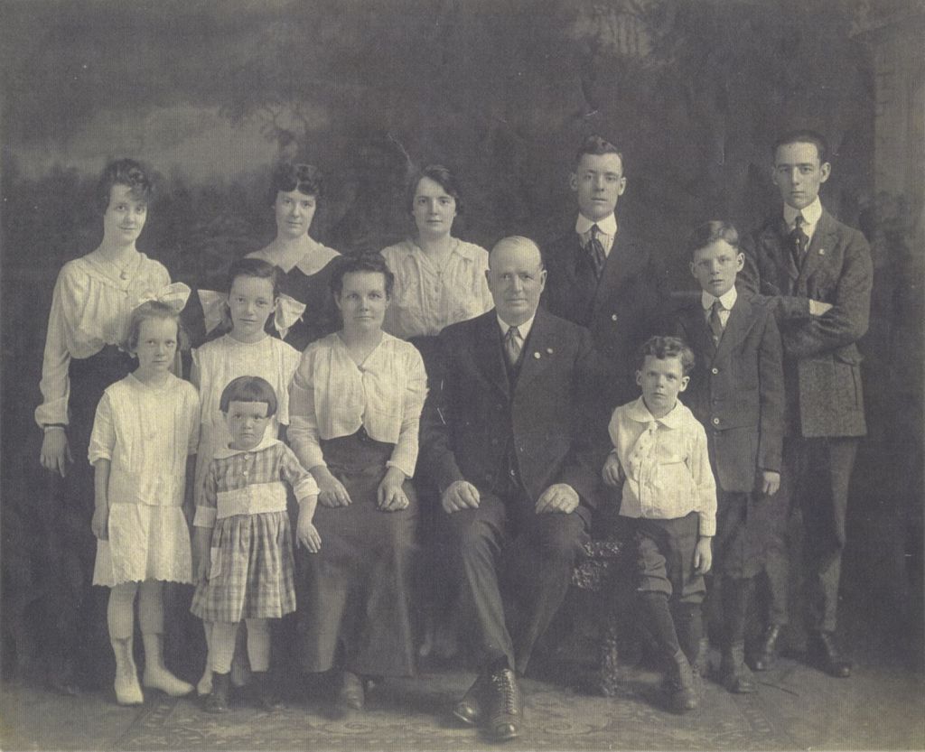 Eleanor Guilfoyle (Daley) with her parents and siblings