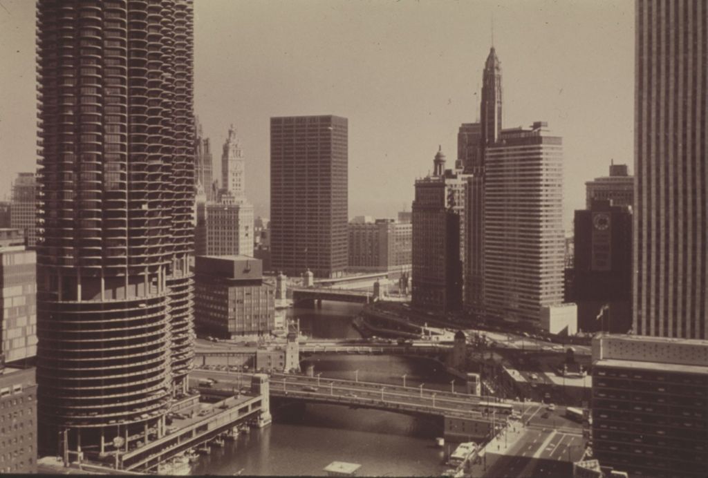 Miniature of Chicago River and Marina Towers