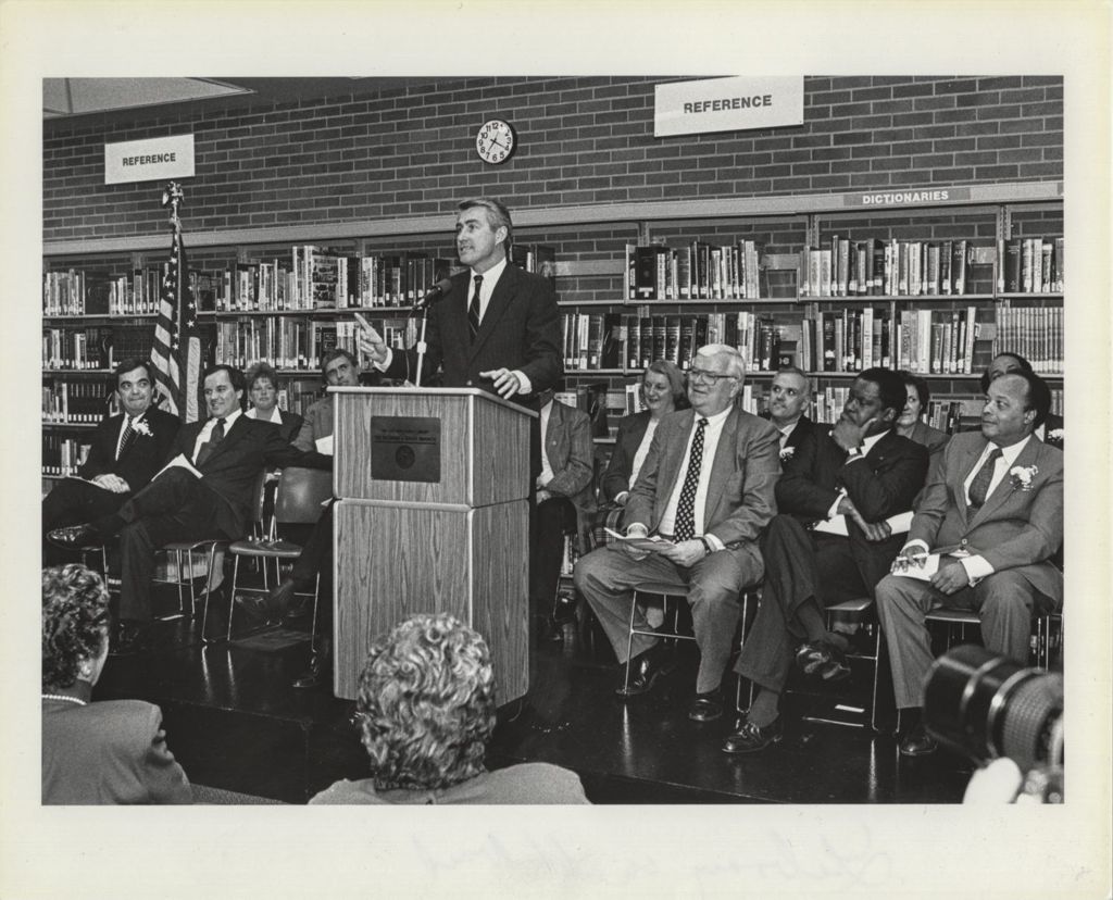 Jim Edgar speaking at the Richard J. Daley Branch Library dedication