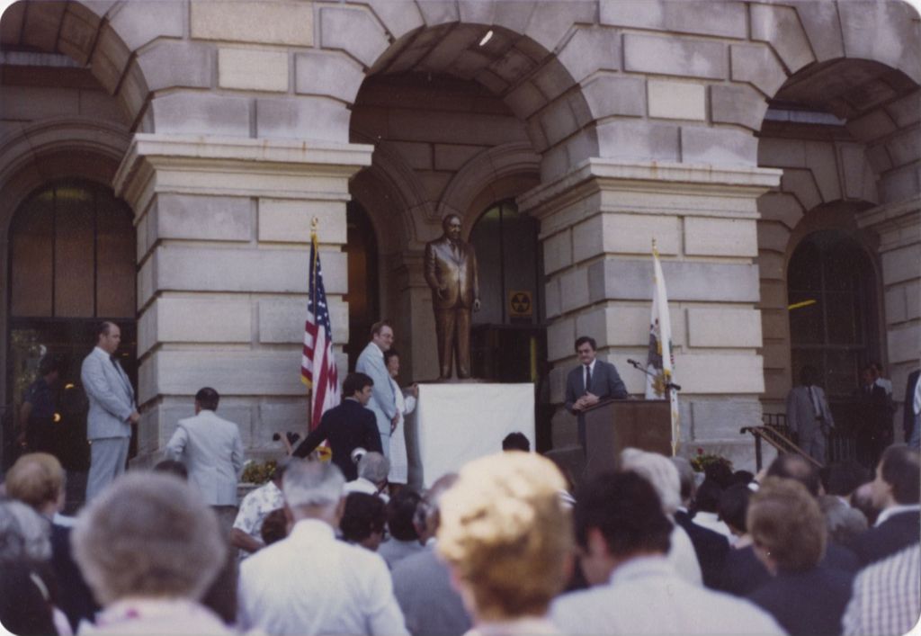 Crowd watching the Richard J. Daley statue dedication ceremony