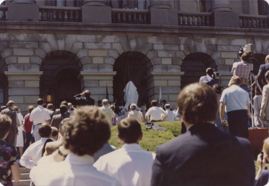 Crowd watching the Richard J. Daley statue dedication ceremony