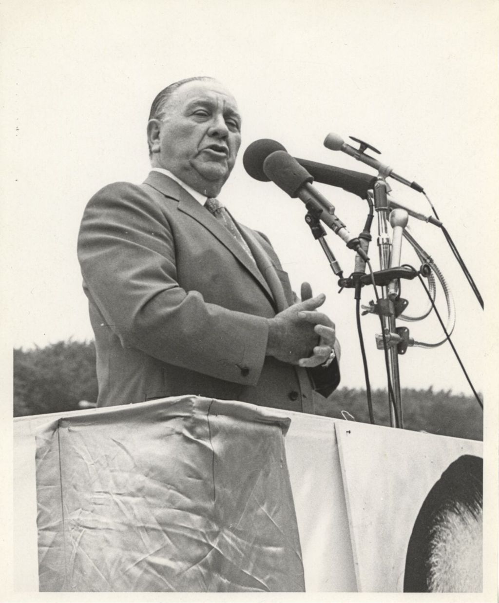 Miniature of Richard J. Daley speaking at the McFetridge Drive dedication
