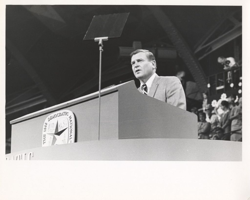 Miniature of Dan Rostenkowski speaking at the Democratic National Convention