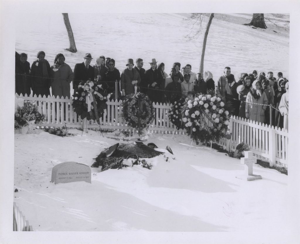 Miniature of John F. Kennedy's gravesite, visit by Chicagoans