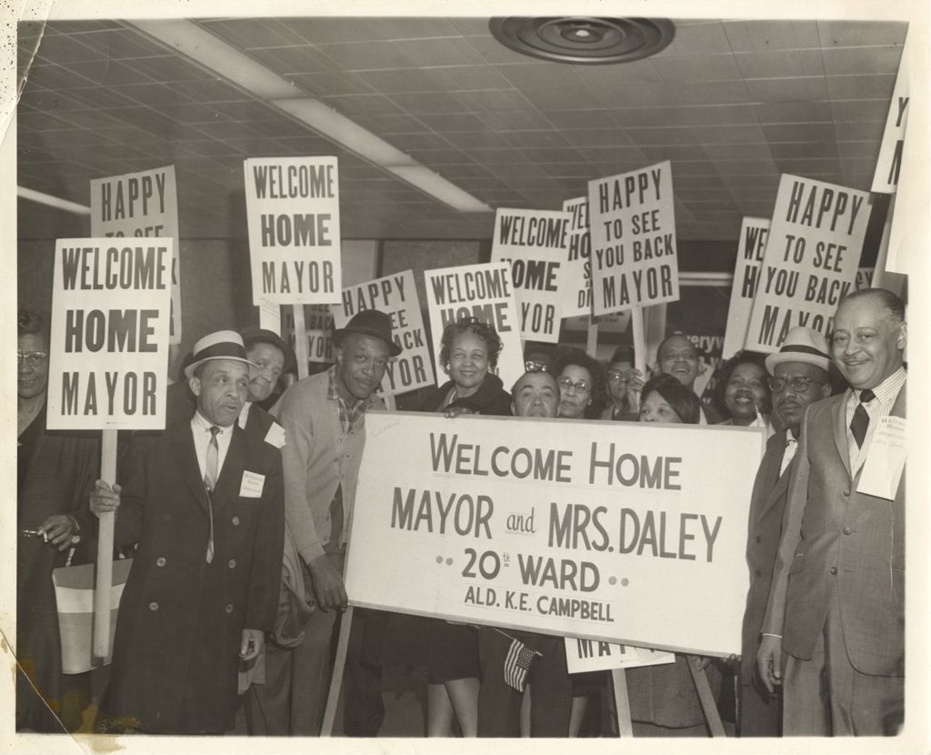 Miniature of 20th Ward residents welcome Daleys home