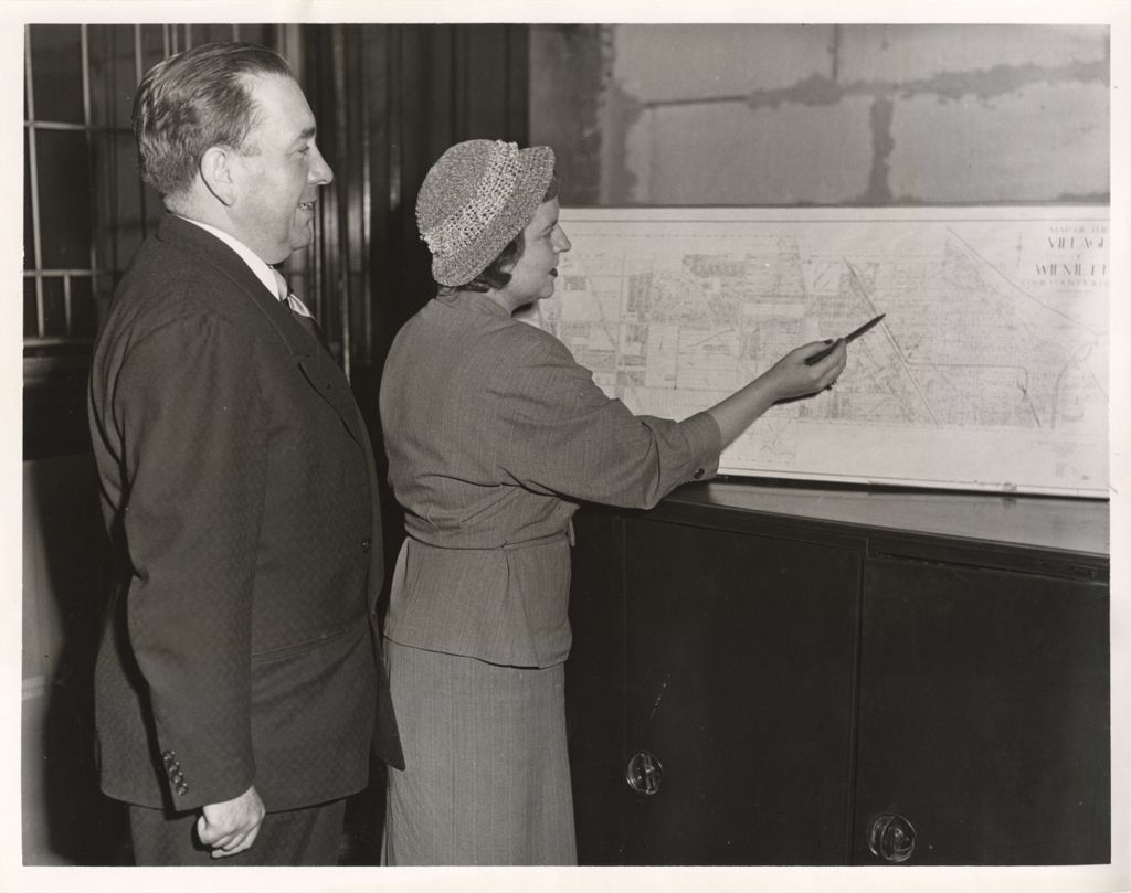 Miniature of Looking at a map, Country Town Precinct Registration Day