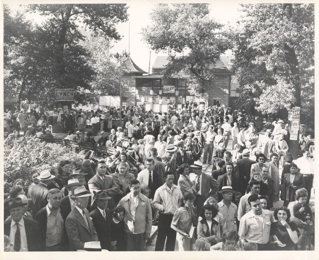 Miniature of Crowd at 11th Ward Democratic family picnic