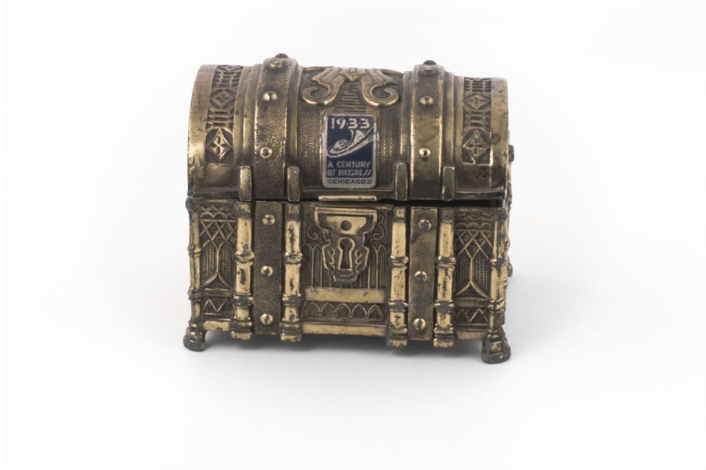 Souvenir treasure chest