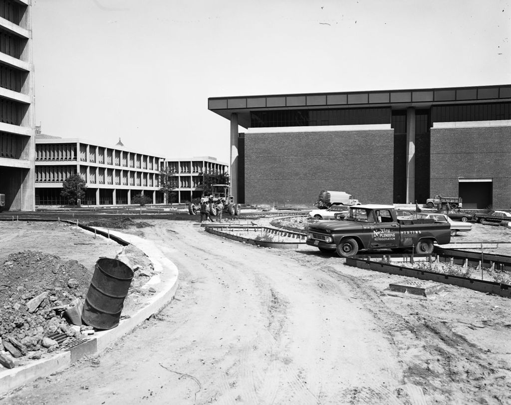 Memorial Grove construction, University of Illinois at Chicago Circle