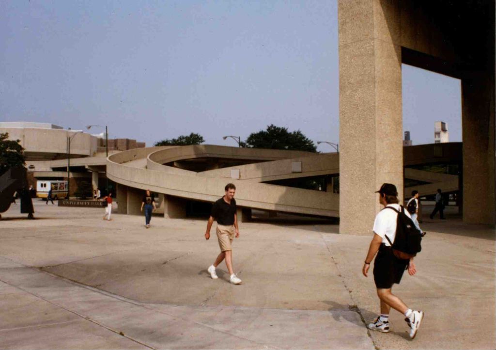 Miniature of Walkway ramps, University Hall, University of Illinois at Chicago