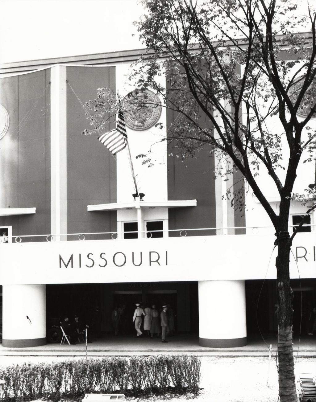 Miniature of Exterior view of the Missouri facade to the Court of States exhibition