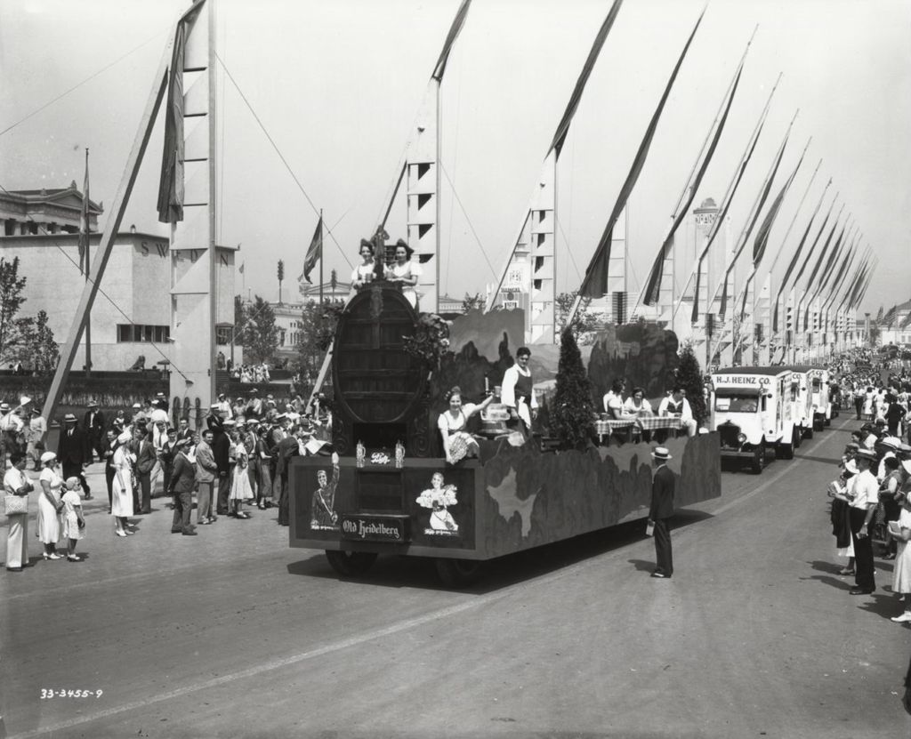 Miniature of The Old Heidelberg float parading down the Avenue of Flags.