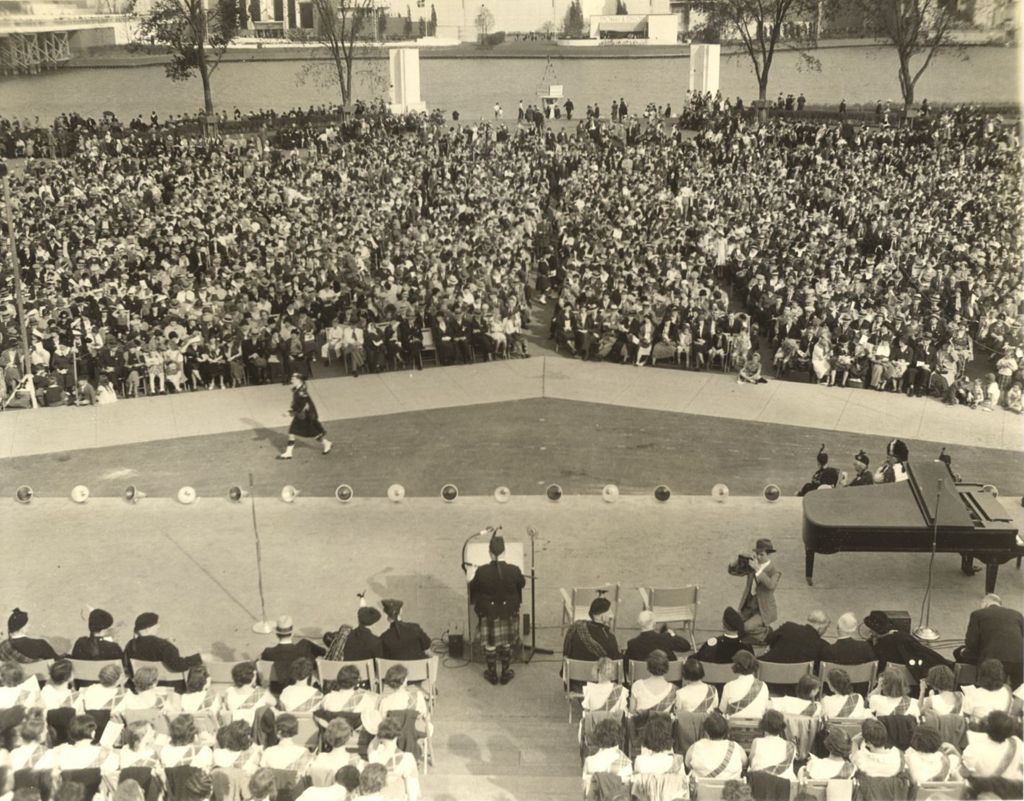 Miniature of Crowd awaiting Eleanor Roosevelt