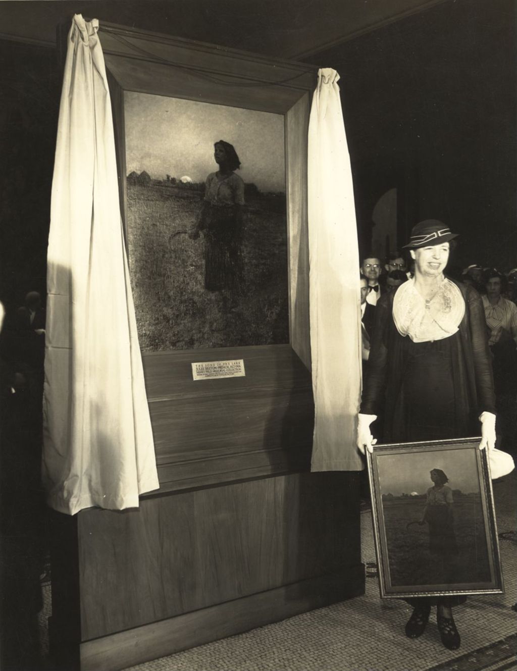 Eleanor Roosevelt unveils Brenton's painting