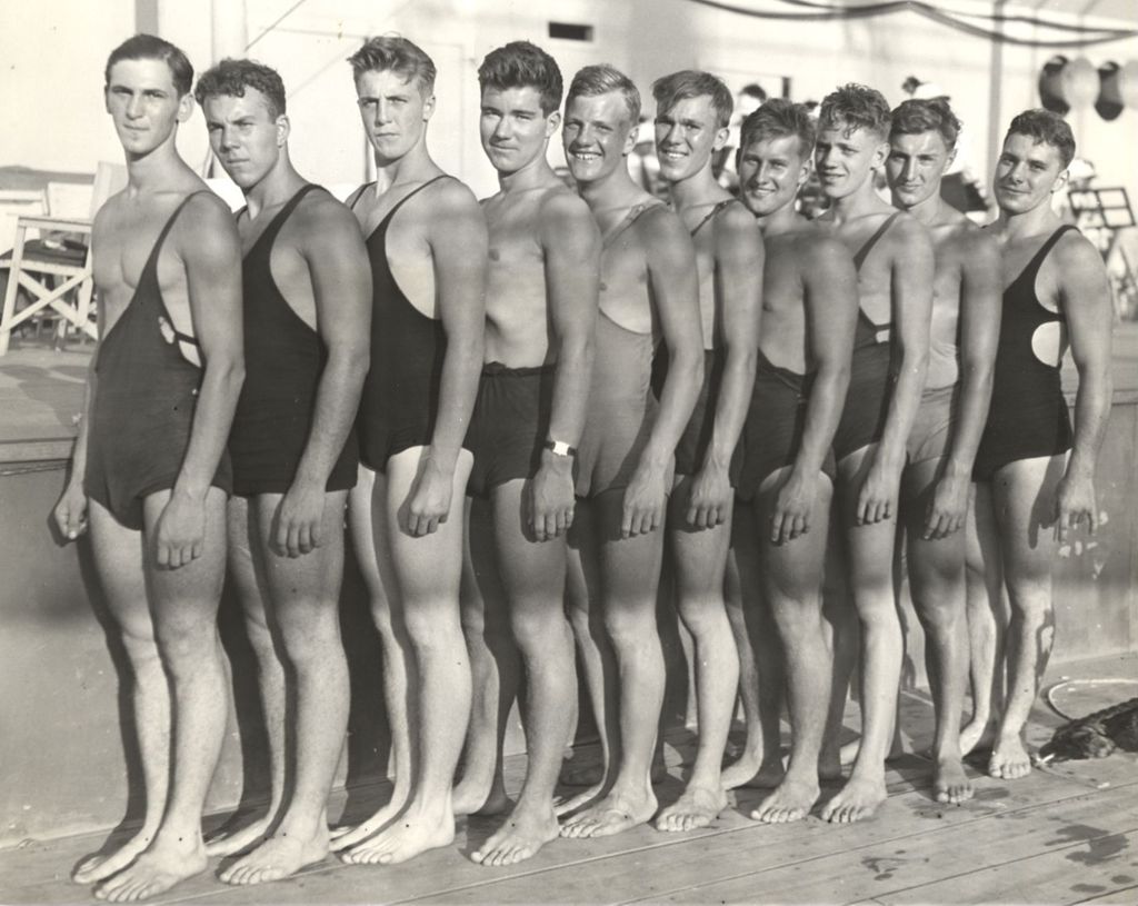 Various swimming and diving champions of the Chicago public parks