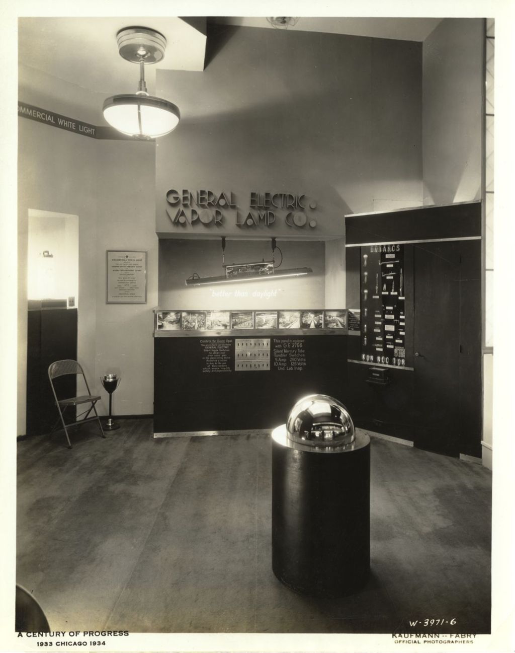 General Electric Vapor Lamp Company exhibit at the Electrical Building