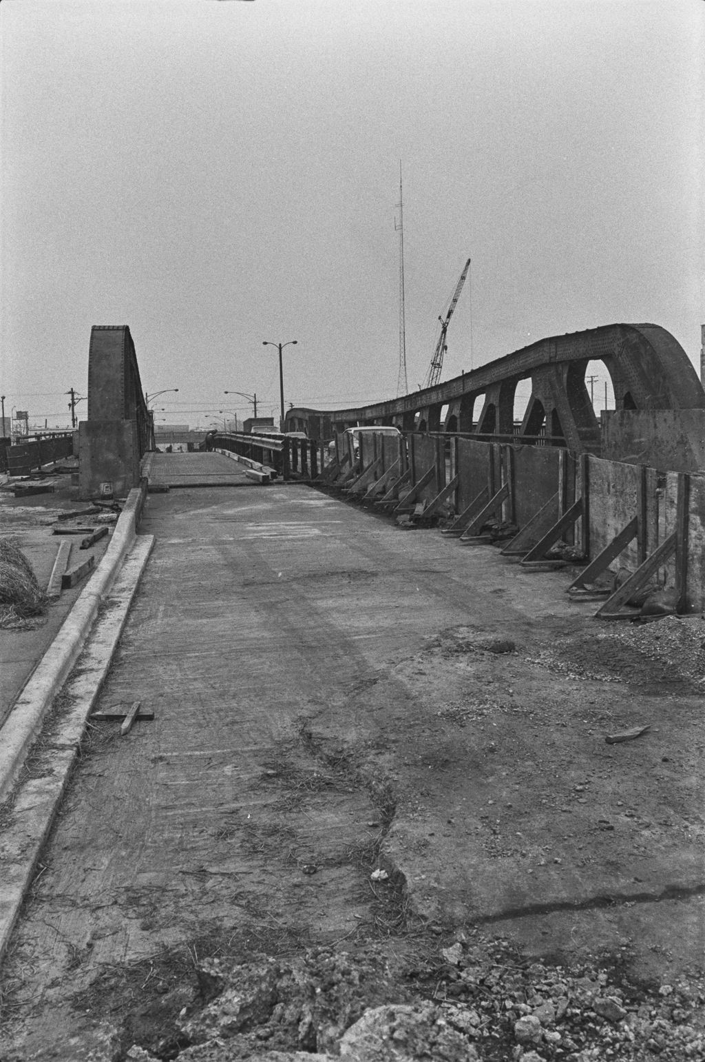 Bridges and viaducts: S. California Bridge; Chicago Ave. Bridge; Chicago-Halsted Viaduct; Courtland Ave. Bridge (Folder 71)