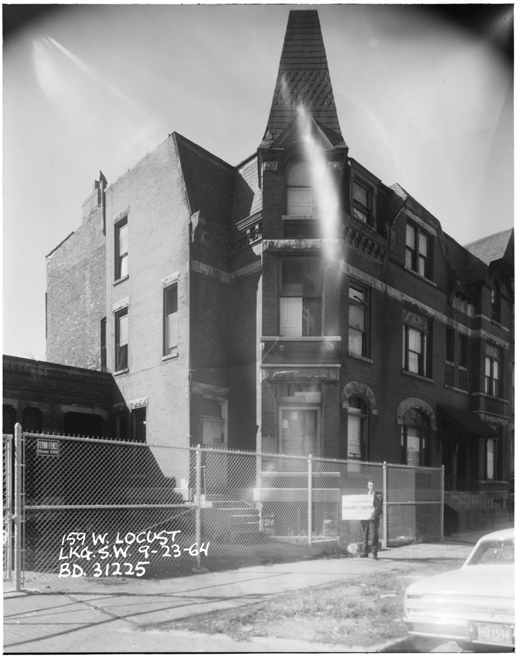 Miniature of Locust St. (159, 160, 212); Loomis St., North (24); Loomis St., South (6332, 8933); Lorel Ave. (2218); Lovejoy Ave. (5161); Lowe Ave. (3309, 6308-10, 9121); Lowell Ave, (3432) (Folder 426)
