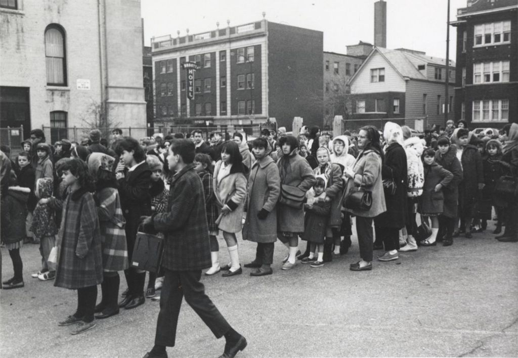 Miniature of Large crowd of mostly children lining up for presents from Santa Claus at a Hull-House Christmas toy giveaway