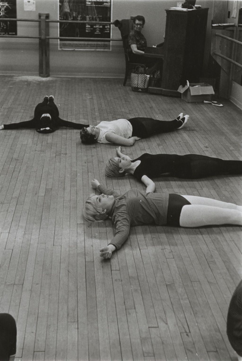 Miniature of Students in Hull-House ballet class