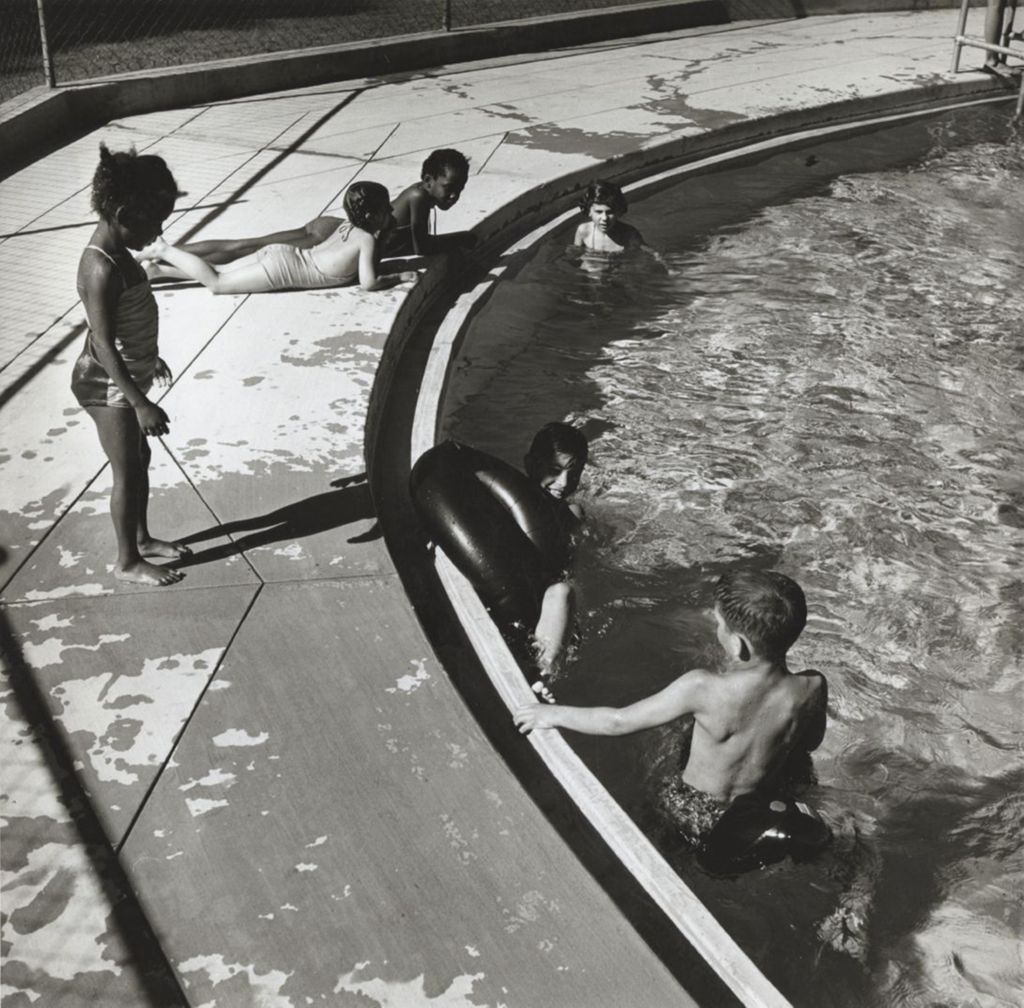 Miniature of Children at edge of swimming pool