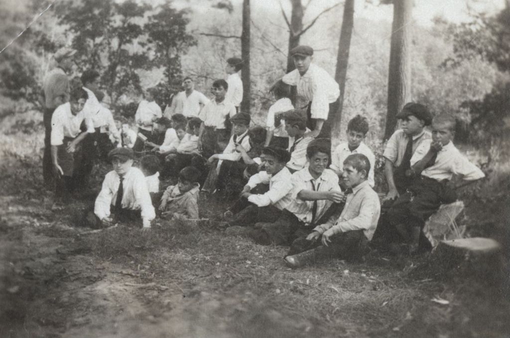 Miniature of Boys in white shirts